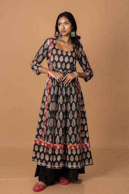 Kumud, casual block print kurta with Leaf Block Fabric.