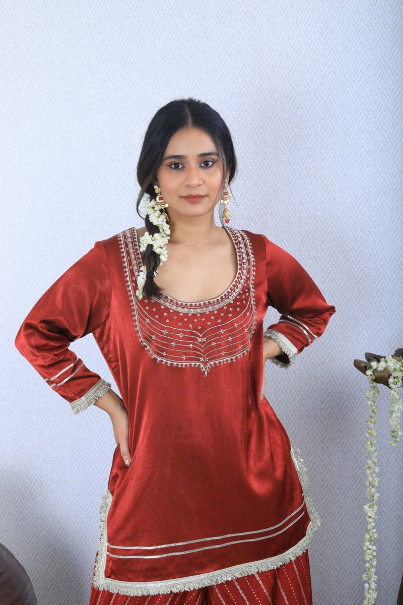 Maroon Strappy Indian Traditional Outfit with a soothing embroidery